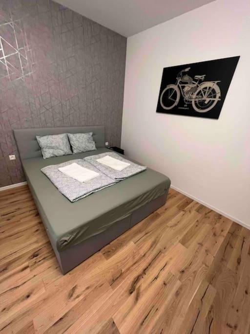 Apartament Rrooms Smart A
